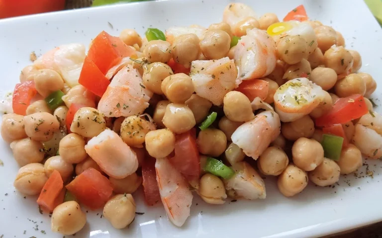 Adiós a las comidas aburridas: la ensalada de garbanzos y pasta lista en 20 minutos que te hará ahorrar tiempo