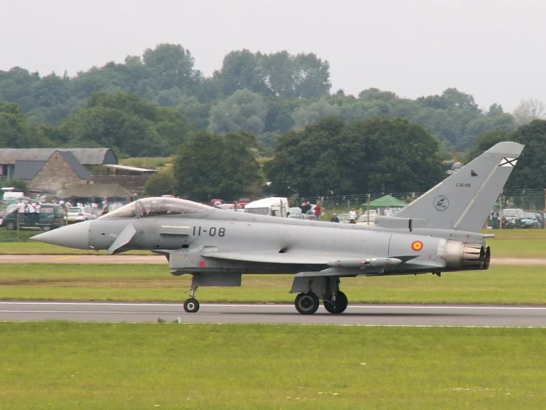 España despliega los nuevos Eurofighter en Canarias frente al reforzado Ejército de Marruecos