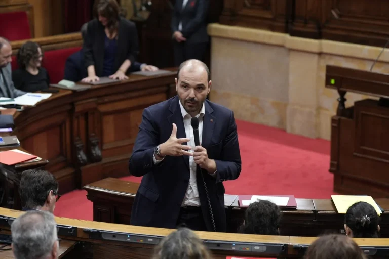 Albert Dalmau invita a Junts a la financiación singular como antídoto contra la ultraderecha