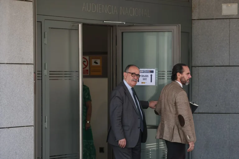 El ex abogado de Ábalos dice que Leire Díez quiso pagar la defensa del ex ministro