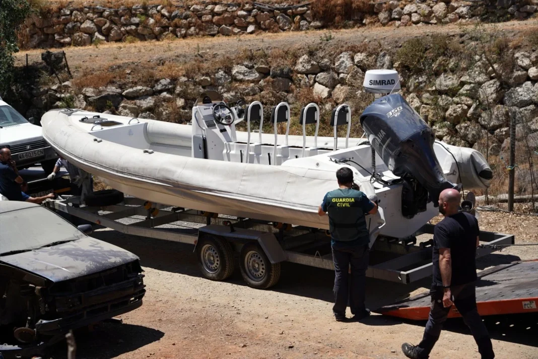 Incautación de una embarcación por la Guardia Civil Incautación de una embarcación por la Guardia Civil (Foto: Europa Press)
