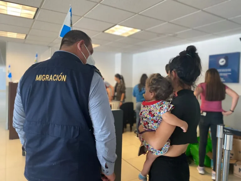 El PSOE exige barra libre de ayudas sociales a inmigrantes en Mallorca sin fijar años de residencia