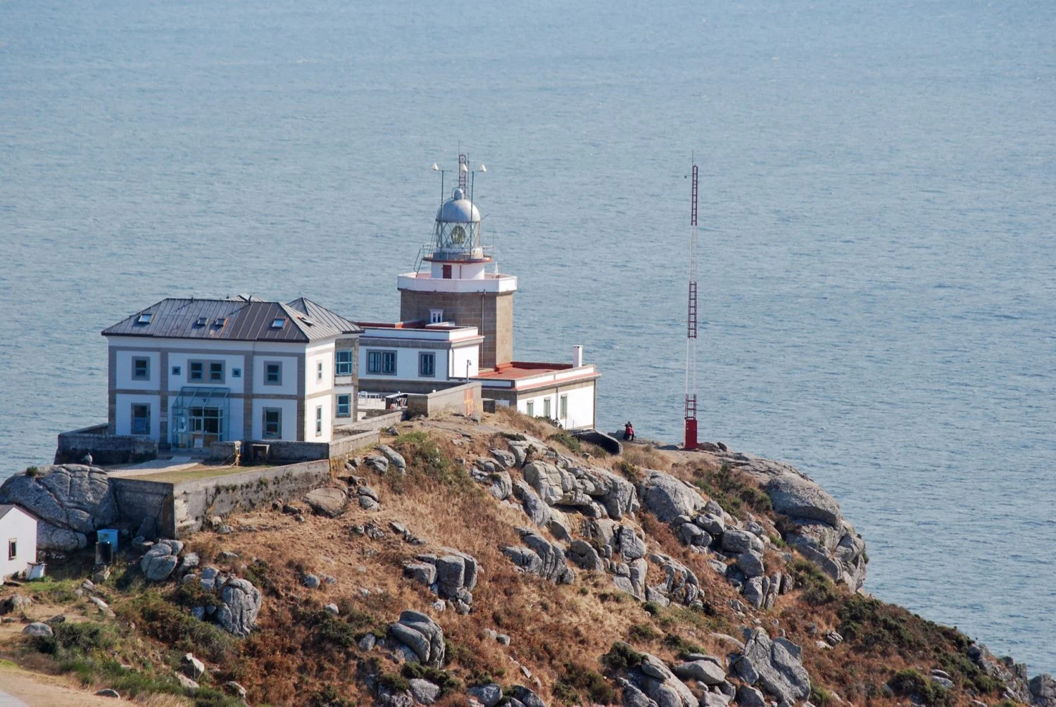 Cabo de Fisterra: el faro más occidental de España ahora es un hotel de 5 habitaciones Cabo de Fisterra: el faro más occidental de España ahora es un hotel de 5 habitaciones