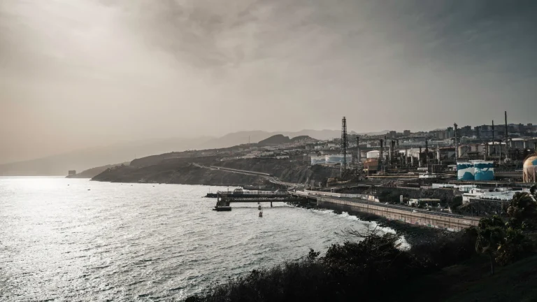 Ola de calor en Canarias: la Aemet activa el aviso naranja con hasta 40 grados y prealerta de incendios