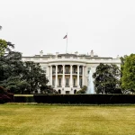 La Casa Blanca autoriza operaciones cibernéticas en el sector privado contra el crimen transnacional