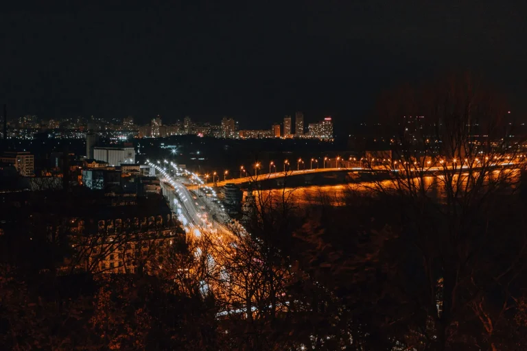 Rusia lanza 74 misiles y 496 drones sobre Kiev: al menos 21 muertos y 130 edificios dañados