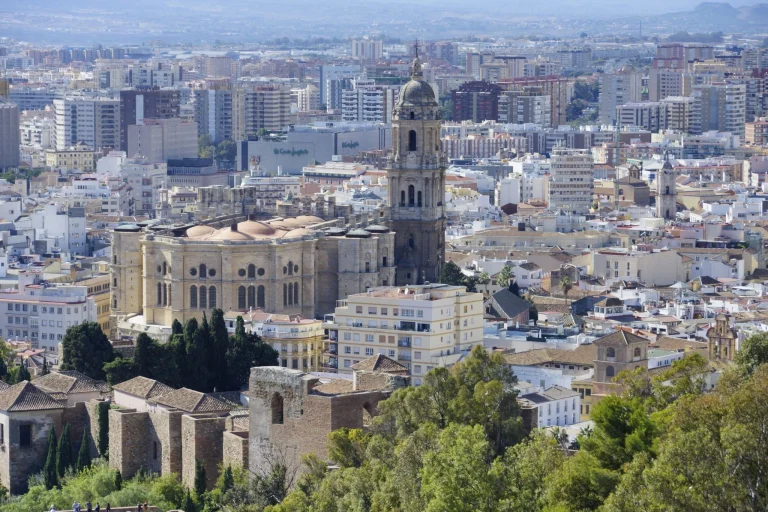 El Parlamento de Andalucía reparte 13 millones en Sevilla: PP recibe la mitad y PSOE 3,4 millones