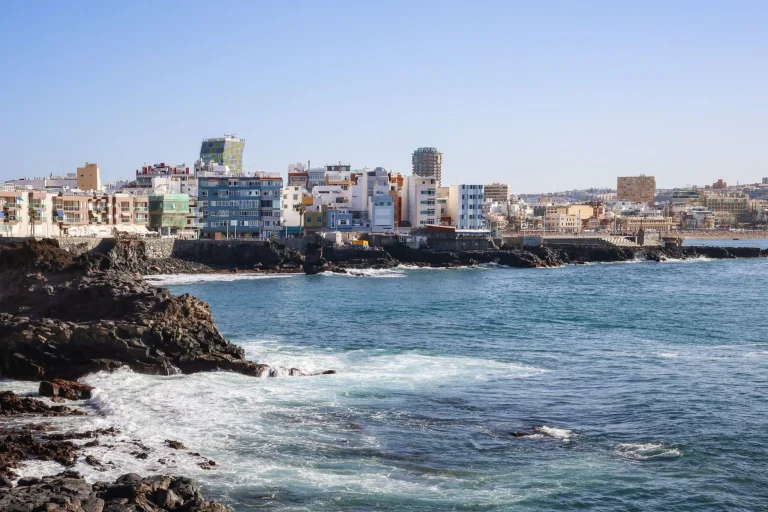 El Consulado de Marruecos en Canarias ignora sentencias firmes y los trabajadores piden auxilio a Exteriores