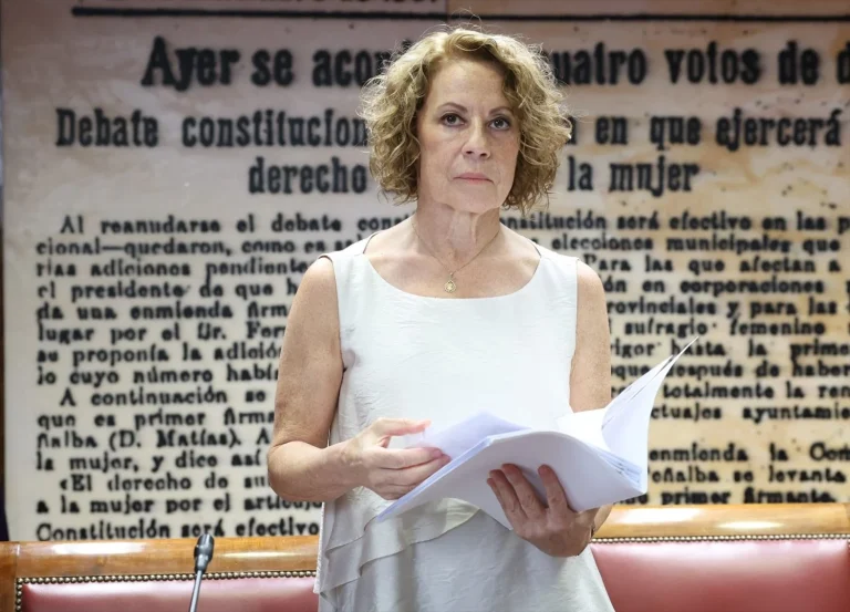 La exdirectora de la Agencia Tributaria desvincula su marcha de la inspección a Zapatero