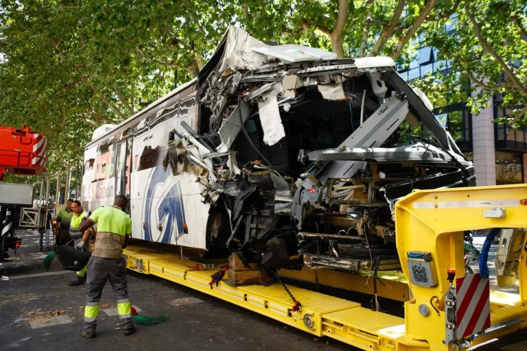 Accidente de autocar en Lleida: 43 heridos, 4 en estado crítico