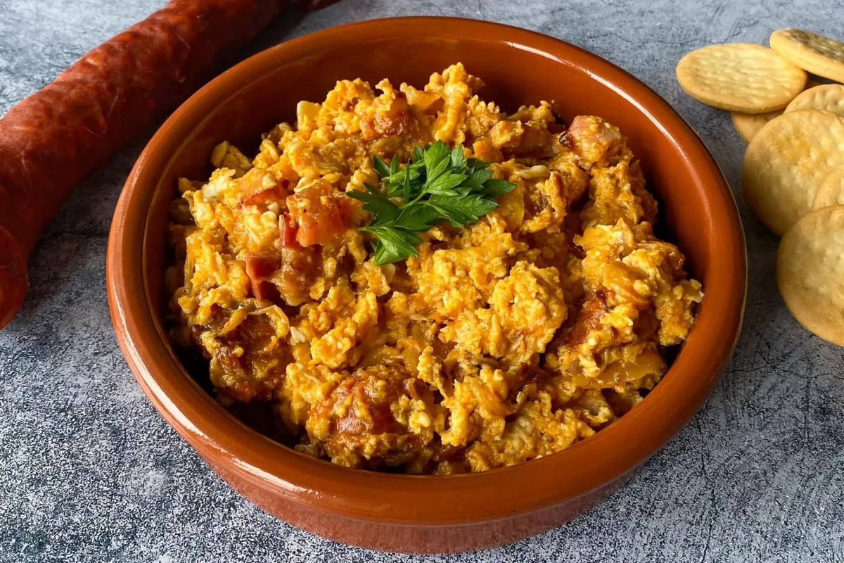 El revuelto de carnes que Cervantes ya mencionaba en El Quijote y puedes hacer hoy El revuelto de carnes que Cervantes ya mencionaba en El Quijote y puedes hacer hoy