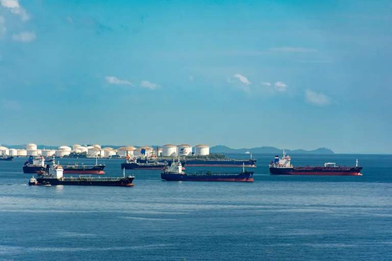 India bate récord de importaciones de petróleo ruso en junio a pesar del fin de exenciones de EE.UU.