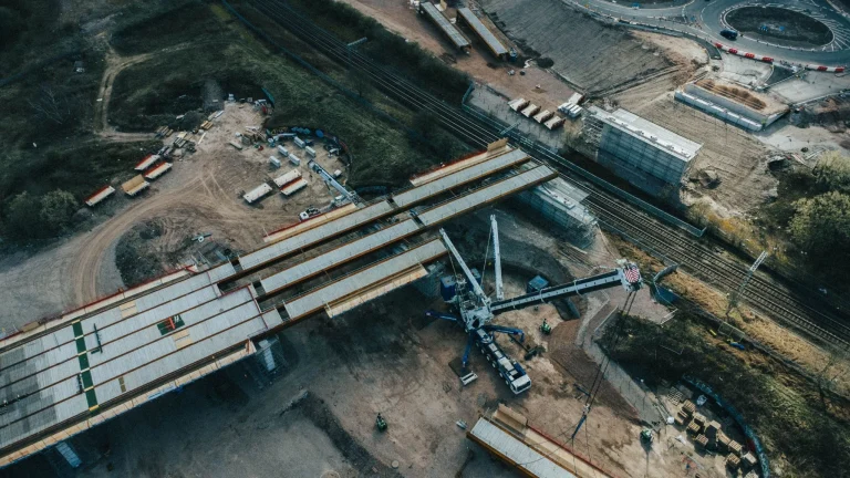 Muere un trabajador de 50 años atropellado por maquinaria en las obras de la A-66 en Almendralejo