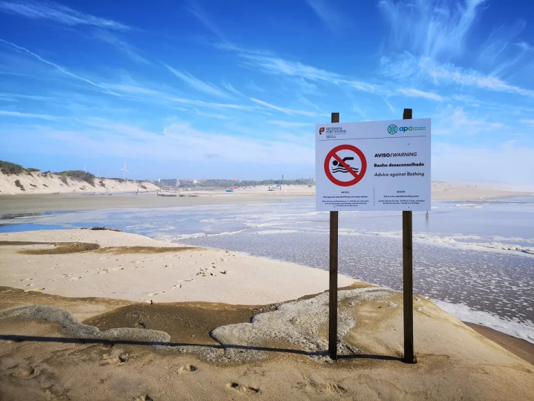 La Junta de Andalucía recomienda no bañarse en dos playas de Huelva: Matalascañas y Punta Umbría, por E. coli