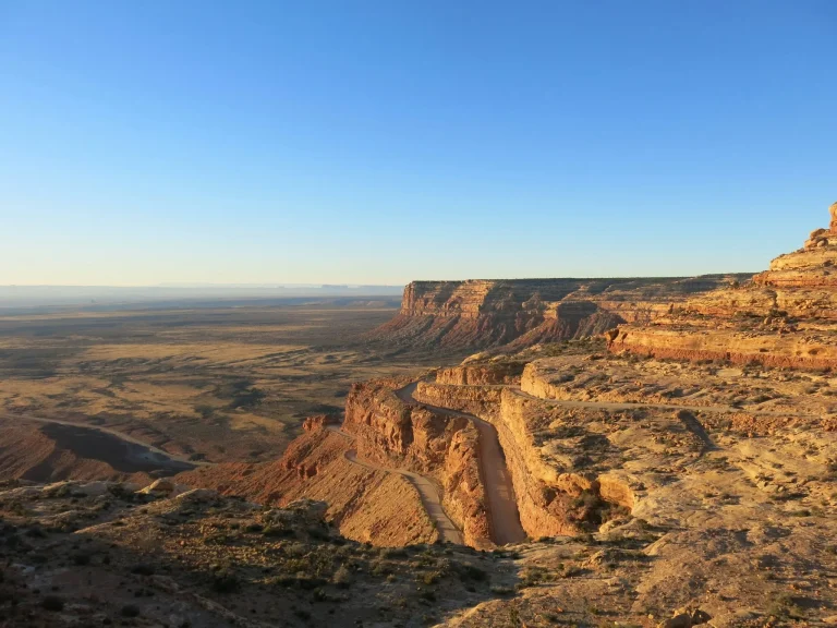Trump firma la orden que reduce los monumentos nacionales Bears Ears y Grand Staircase en Utah