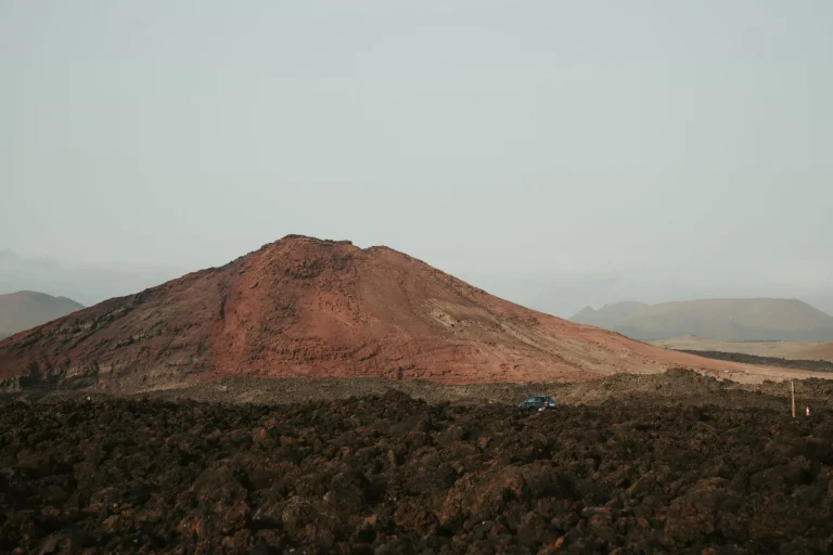Fundación César Manrique alerta: el modelo renovable en Lanzarote es ‘neoextractivista’ y pone en riesgo el futuro de la isla