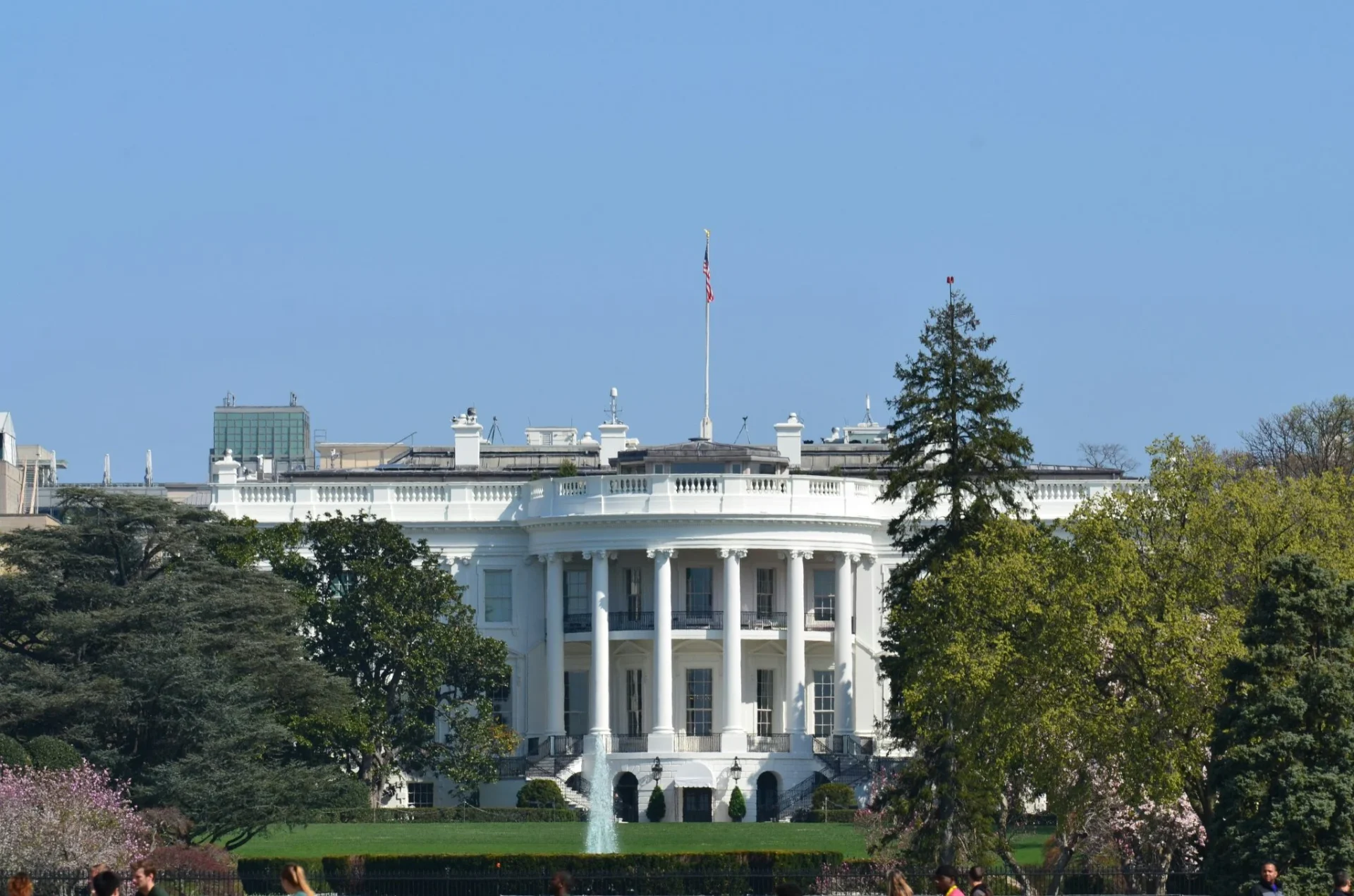 trump-orden-ejecutiva-cadenas-suministro-portada cadenas suministro defensa