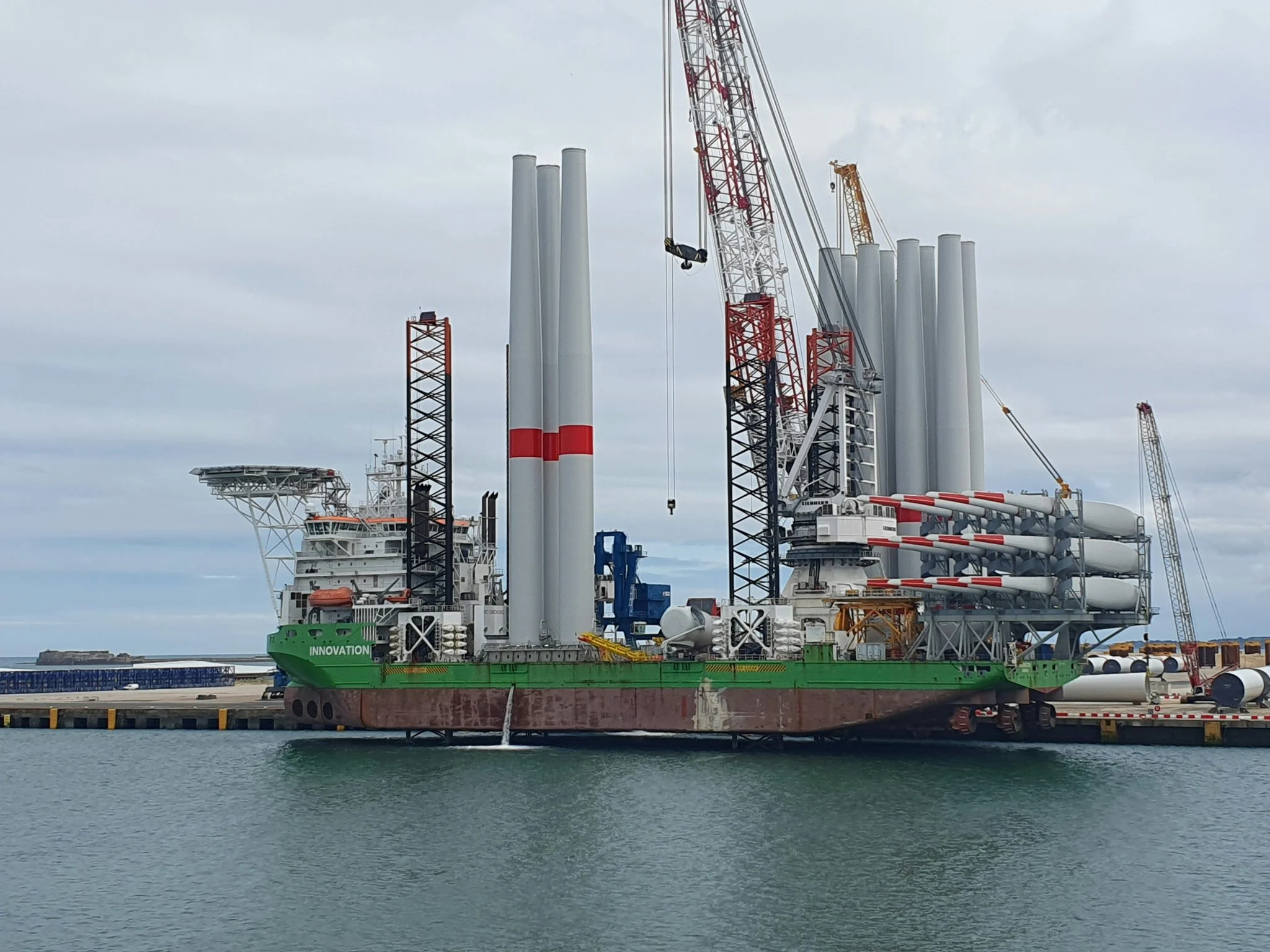 Trump pausa licencias de eólica marina en EE.UU. y amenaza la red eléctrica 1 Moncloa offshore wind Trump