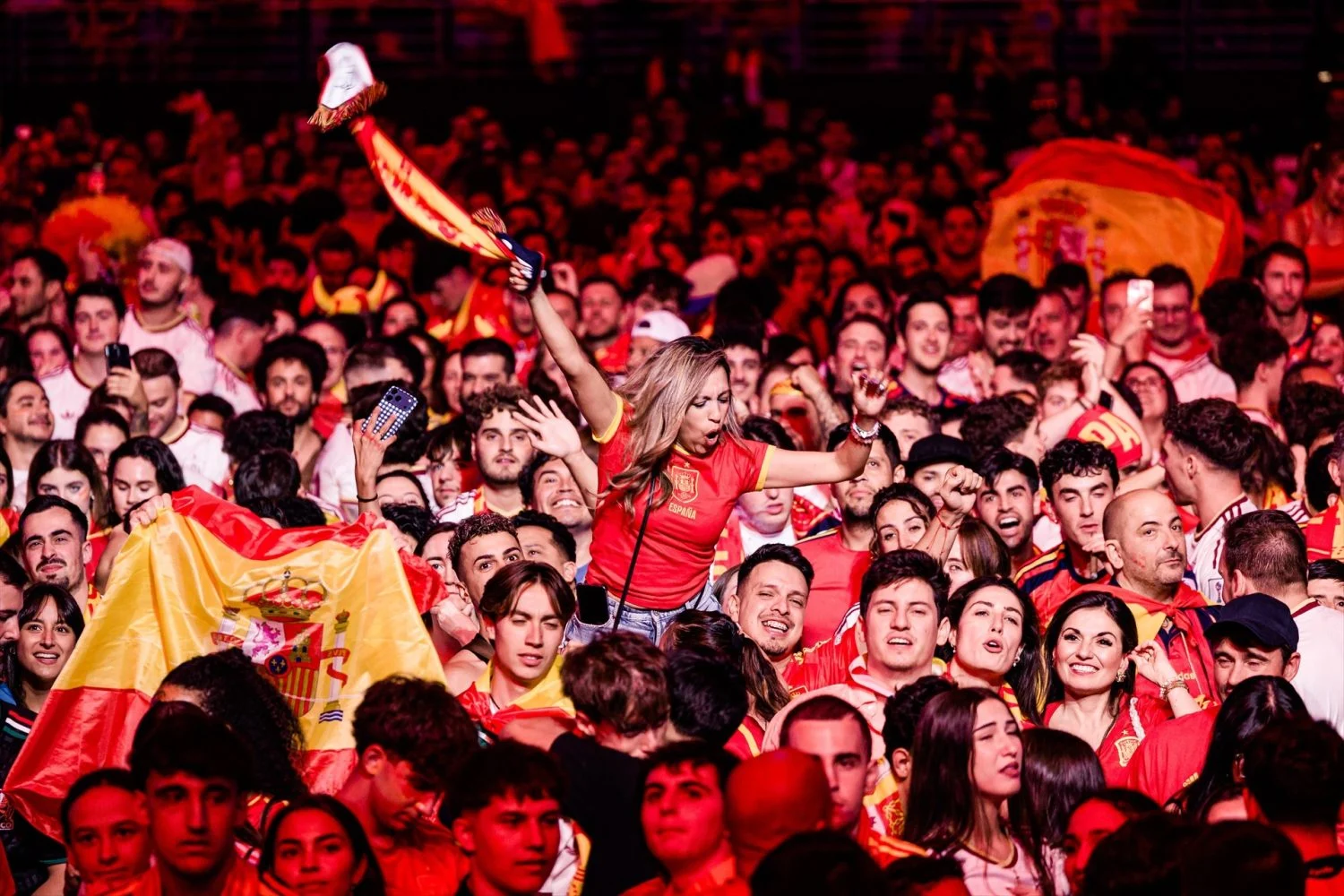 Aficionados de la selección española durante la celebración del partido entre España y Argentina. Foto Europa Press Aficionados de la selección española durante la celebración del partido entre España y Argentina. Foto Europa Press
