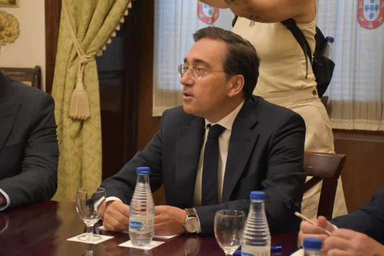 Albares achaca a un bulo la crisis de Ceuta, señala a Musk y acusa a Italia de falta de solidaridad