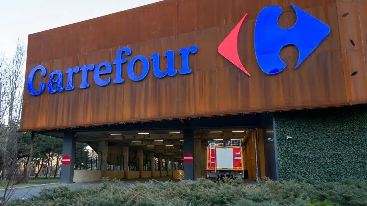 El truco de los supermercados españoles para distinguir gafas de eclipse reales de las falsas El truco de los supermercados españoles para distinguir gafas de eclipse reales de las falsas