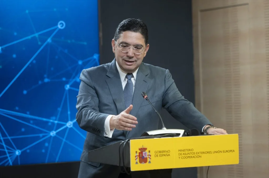 La factura de Marruecos: los millones que España moviliza hacia Rabat bajo la etiqueta de cooperación 1 Moncloa El ministro de Relaciones Exteriores, Cooperación africana y marroquíes en el extranjero, Nasser Bourita. Foto: Europa Press.