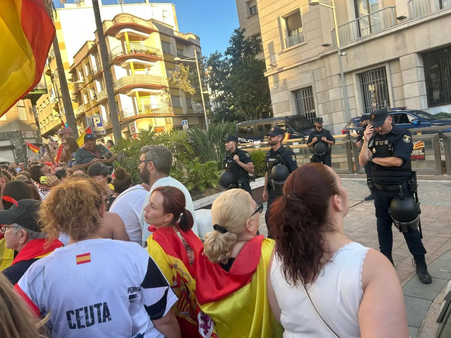 _7733228_manifestantes_recorren_calles_ceuta_26_agosto_2026_ceuta_espana_ceuties Vecinos de Ceuta en una manifestación. EP