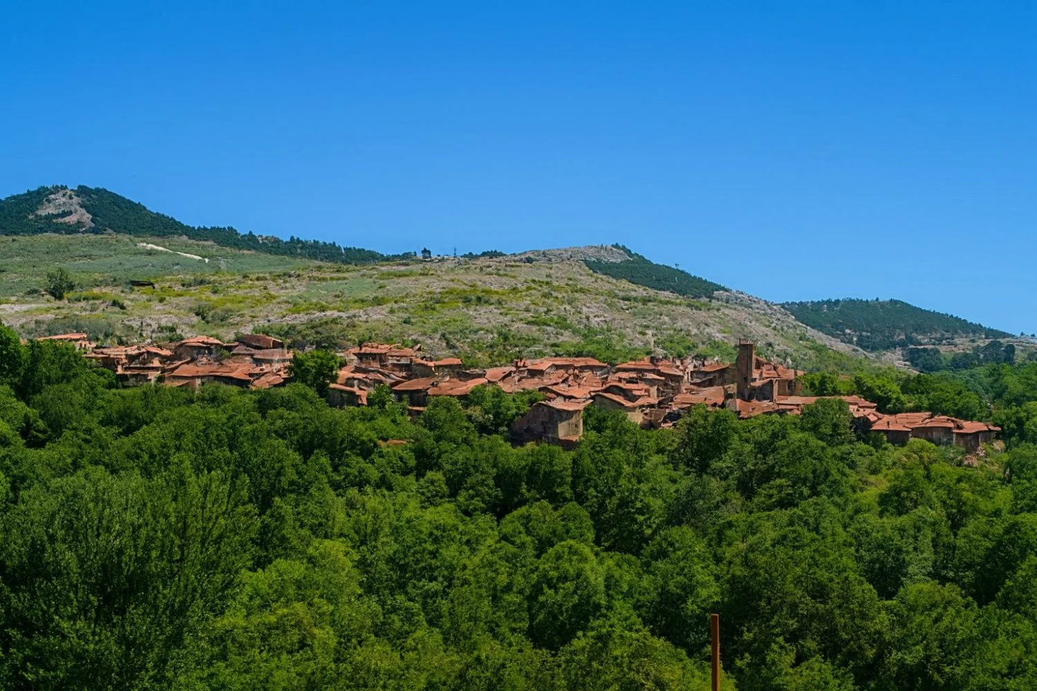 Por qué La Hiruela se convierte en refugio fresco para escapar del calor cerca de Madrid Por qué La Hiruela se convierte en refugio fresco para escapar del calor cerca de Madrid