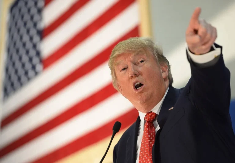 El DOJ de Trump demanda a cuatro estados de EE. UU. por la matrícula de inmigrantes ilegales