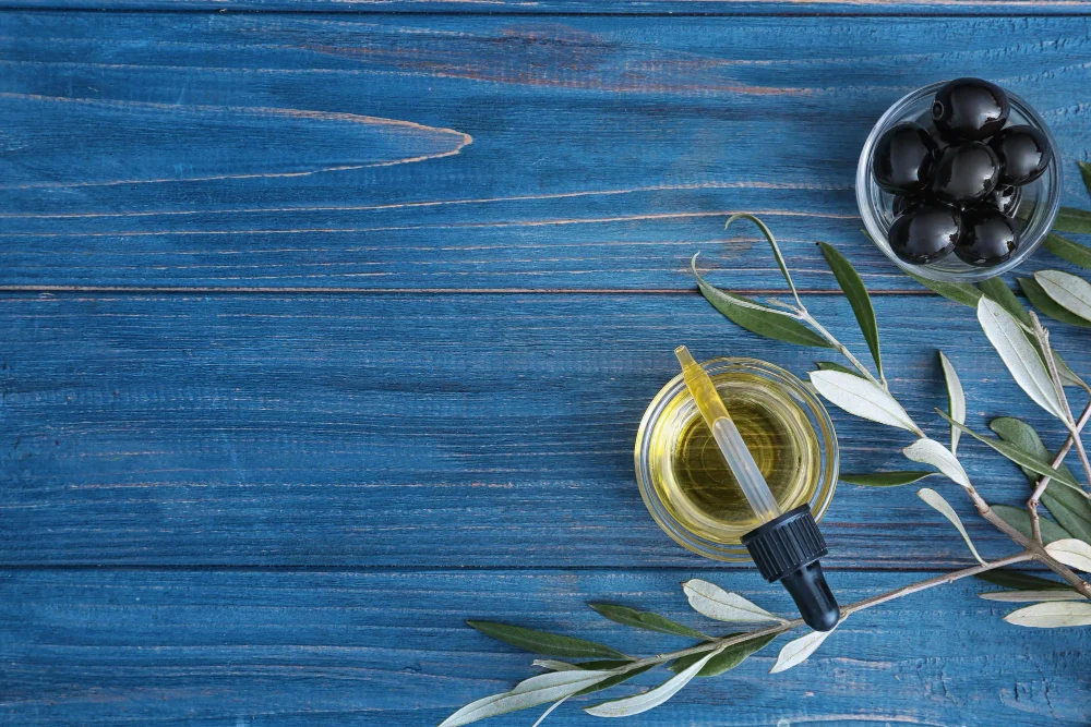 aceitunas negras aceite de oliva freepik 1