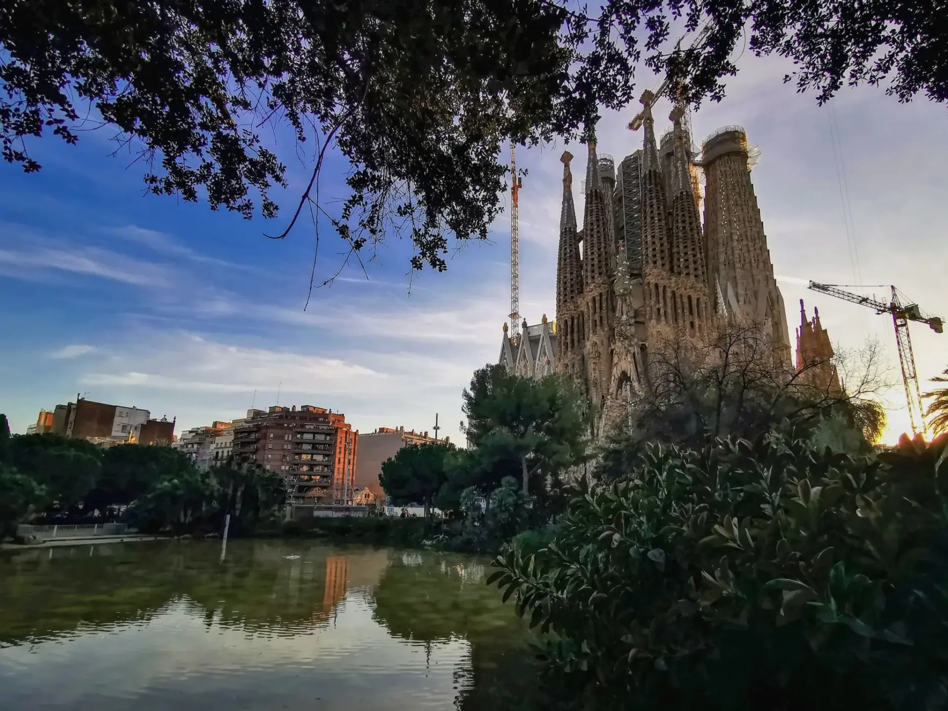 antoni-gaudi-arquitecto-sagrada-familia-portada Antoni Gaudí