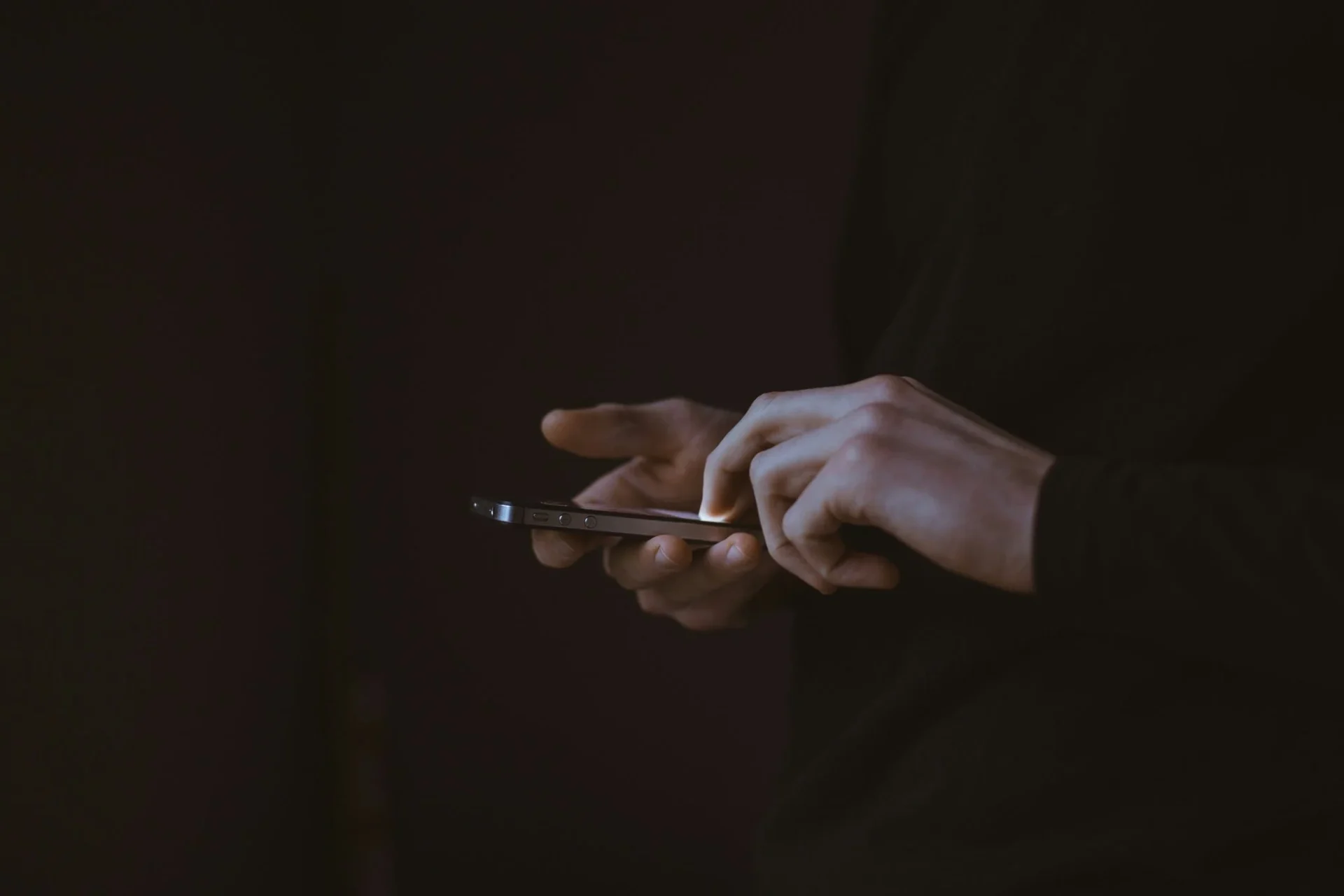 apps-citas-negocio-soledad-tinder-portada apps de citas