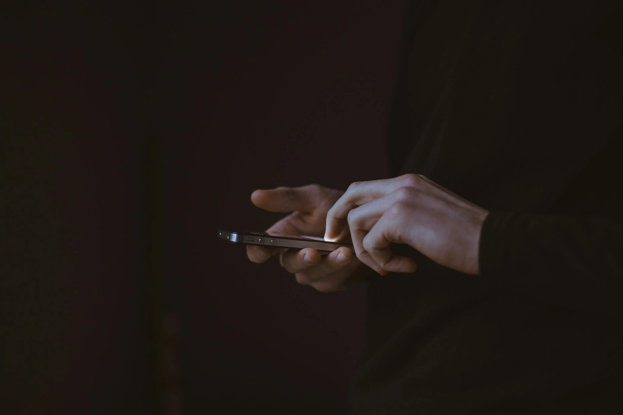 apps-citas-negocio-soledad-tinder-portada apps de citas