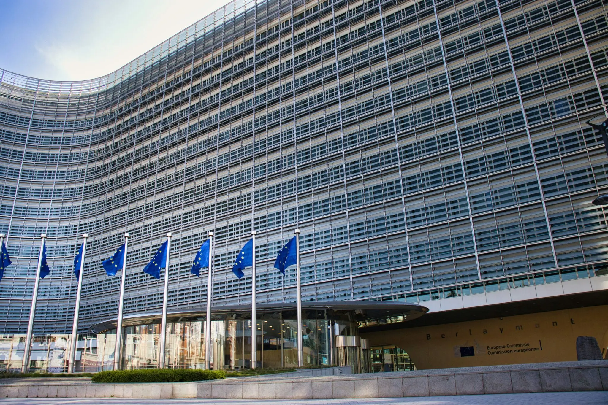 La Comisión Europea autoriza la joint venture gigafactoría IA de ACS, Telefónica, Santander y SEPI Digital 1 Moncloa Comisión Europea concentraciones