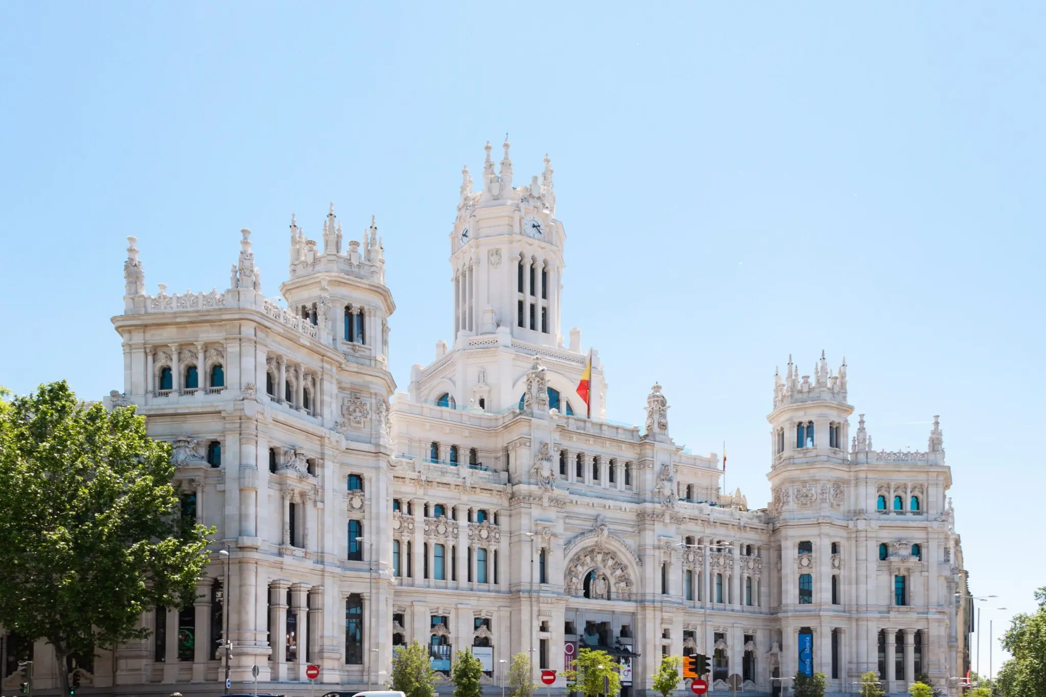 Despidos en Móstoles Desarrollo: 16 trabajadores y denuncia de enchufes del PSOE 1 Moncloa enchufados PSOE Móstoles