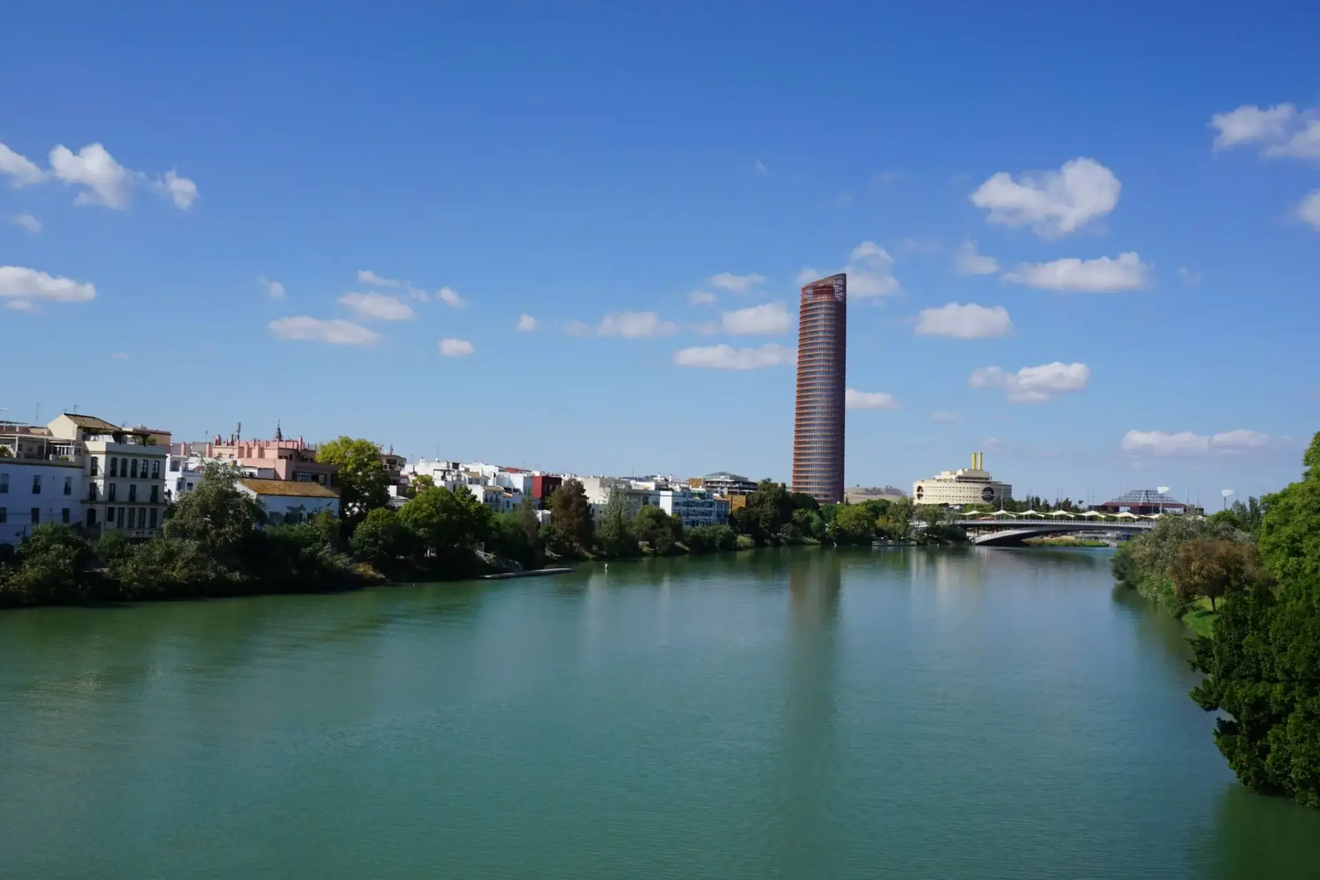 junta-luz-verde-centro-ryanair-puerto-se-portada centro Ryanair Sevilla
