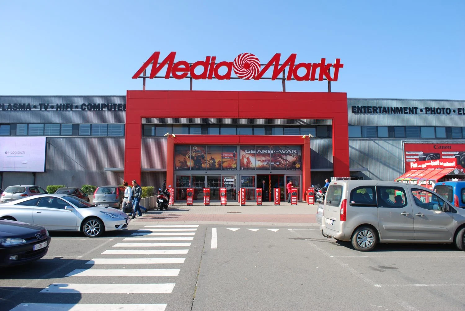 MediaMarkt hunde el precio de este MacBook y estos móviles antes de que acabe su oferta de verano MediaMarkt hunde el precio de este MacBook y estos móviles antes de que acabe su oferta de verano