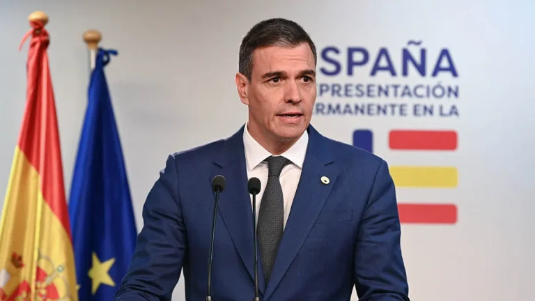 Ferraz amenaza a diputados del PSOE para no acudir a las marchas de apoyo a Ceuta