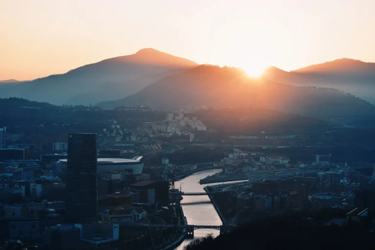 El Gobierno Vasco plantea una política migratoria en Euskadi ‘asumible y aceptada socialmente’ ante la crisis de Ceuta