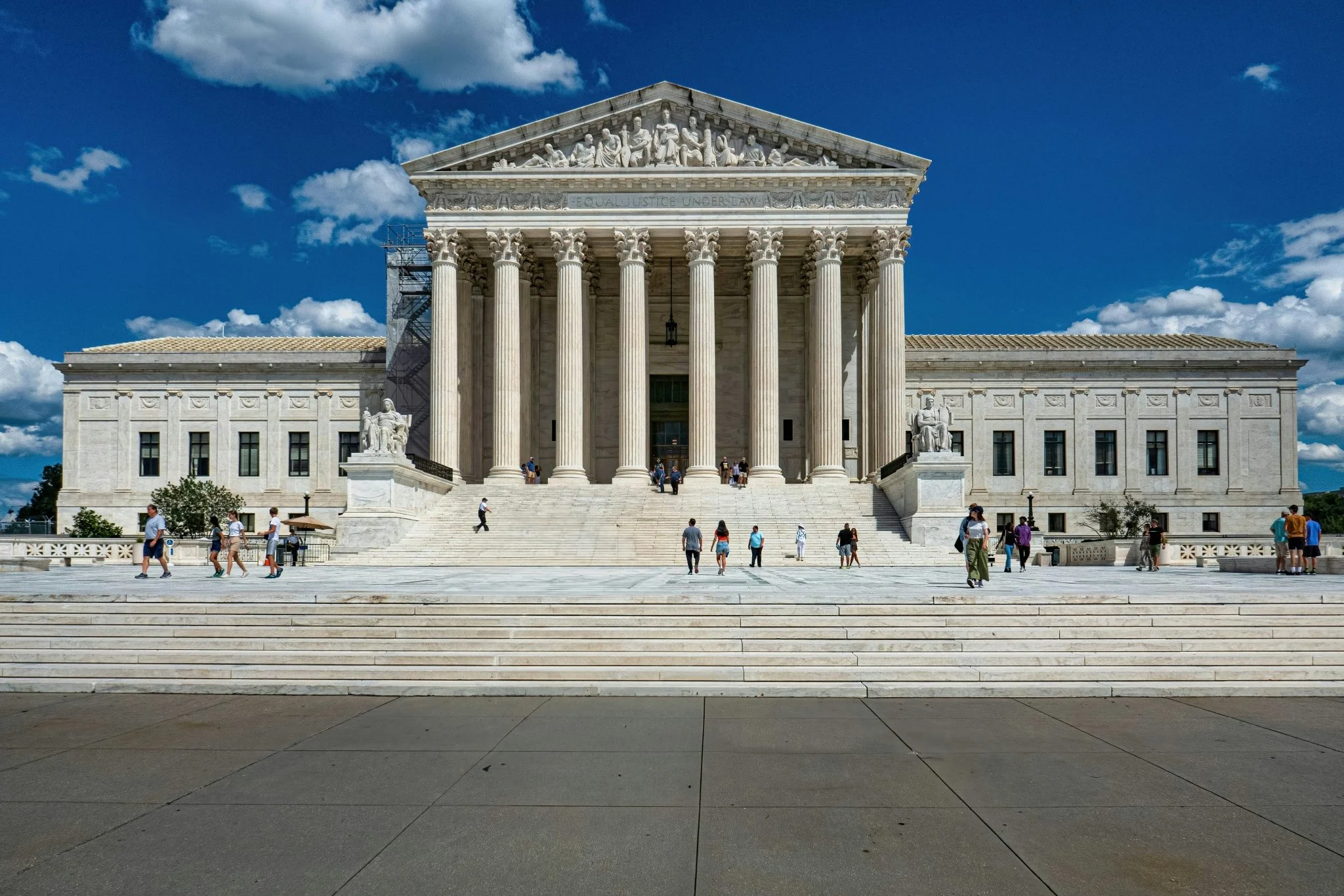 Trump pide al Tribunal Supremo que desbloquee su orden de seguridad electoral EE.UU. para las midterms 1 Moncloa Tribunal Supremo
