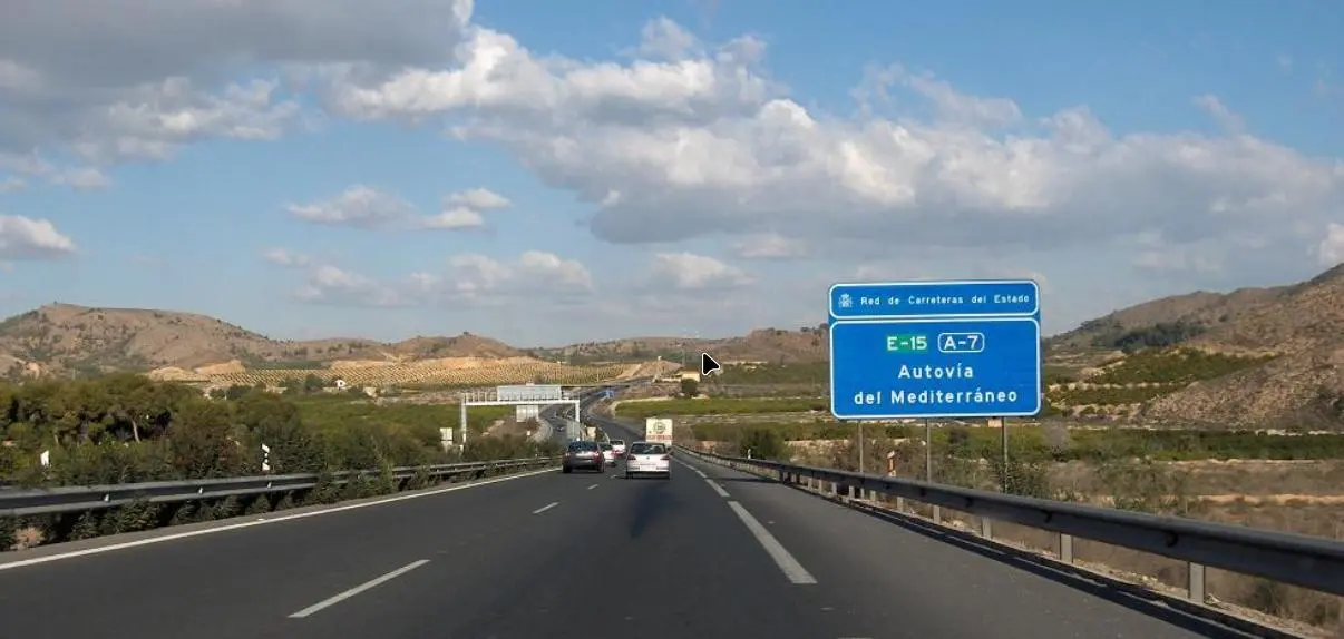 El radar de la A-7 que tuvo que anular multas: la DGT guarda silencio y el tramo sigue en el aire El radar de la A-7 que tuvo que anular multas: la DGT guarda silencio y el tramo sigue en el aire