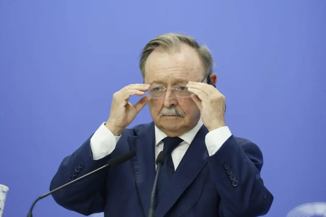 El presidente de Ceuta, Juan José Vivas, ofrece una rueda de prensa en el Parlamento Europeo El presidente de Ceuta, Juan José Vivas, ofrece una rueda de prensa en el Parlamento Europeo. Foto: Agencias