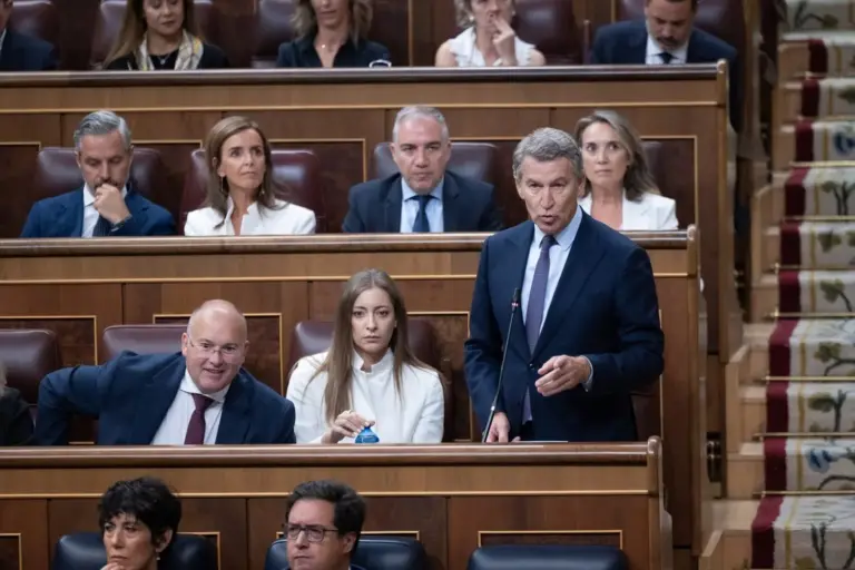 Feijóo activa la precampaña del 29N en la Junta Directiva Nacional y exige a Sánchez explicar la ‘eliminación’ de la jueza Biedma