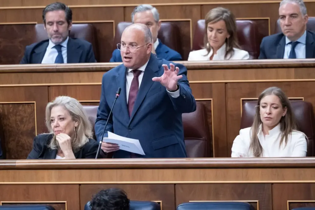 El secretario general del PP, Miguel Tellado, interviene durante una sesión de control al Gobierno, en el Congreso de los Diputados, a 16 de septiembre de 2026, en Madrid. Foto: Europa Press