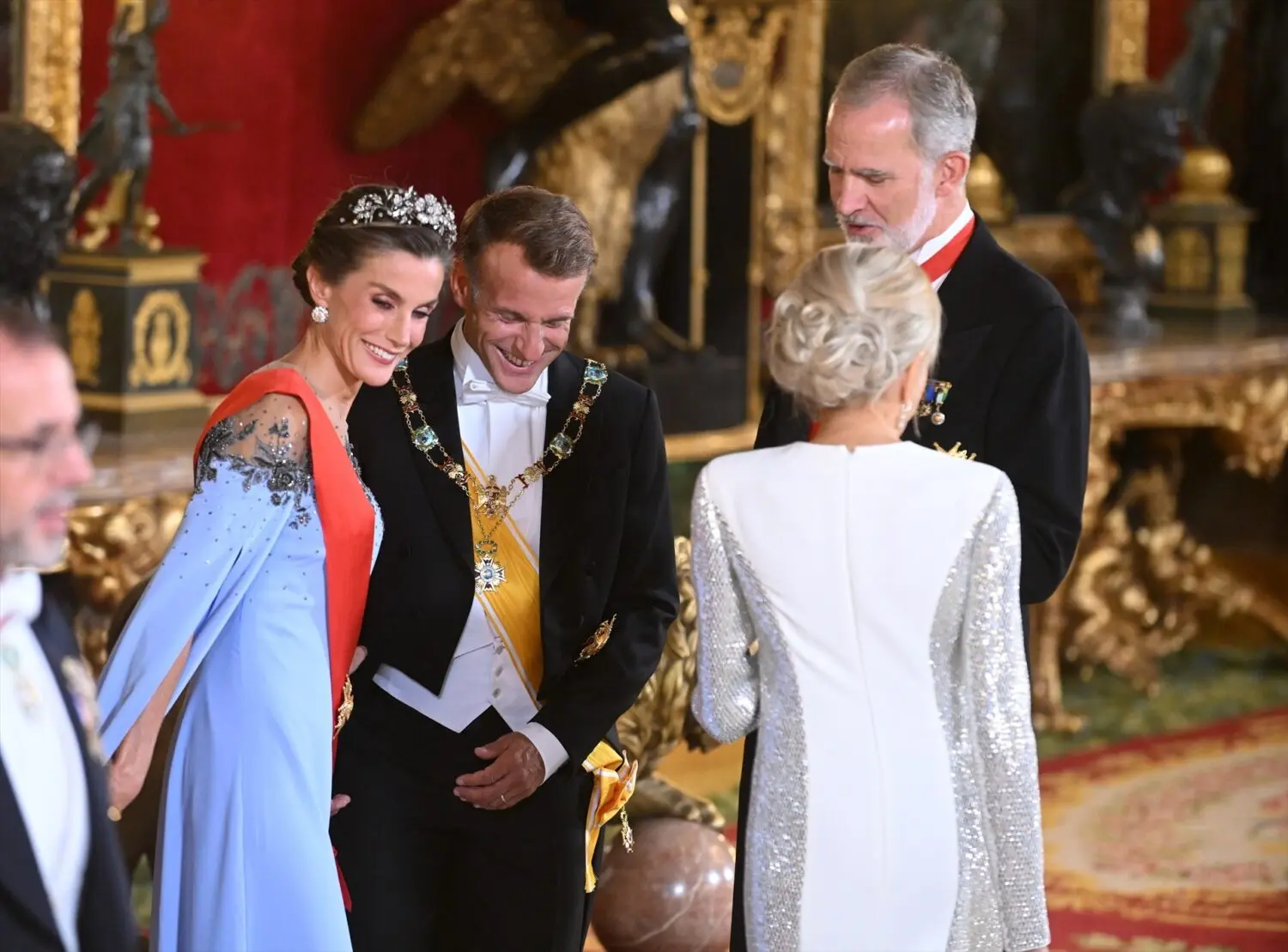Los Reyes, Don Felipe VI y Doña Letizia, y el Presidente de la República Francesa, Emmanuel Macron, y su esposa, Brigitte Macron,
