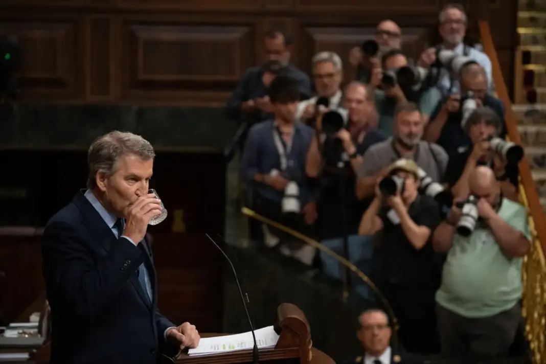 Núñez Feijóo durante una sesión plenaria en el Congreso de los Diputados. Foto Europa Press El presidente del Partido Popular, Alberto Núñez Feijóo, durante una sesión plenaria en el Congreso de los Diputados. Foto Europa Press