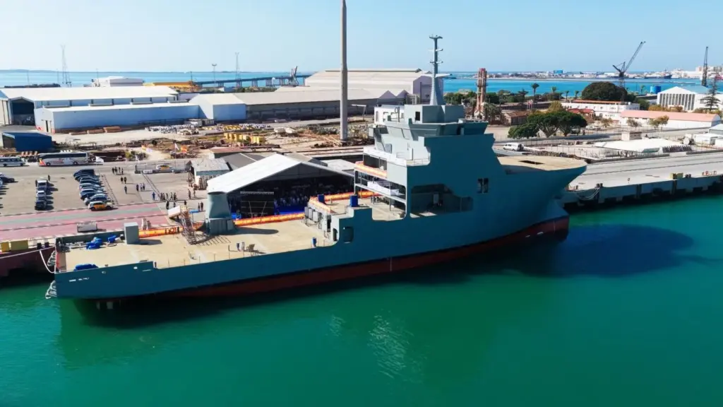 Ventajas y límites del Poseidón, el nuevo BAM para rescatar submarinos de Navantia 1 Moncloa Vista del Poseidón en los Astilleros de Puerto Real (Cádiz). Foto: Navantia