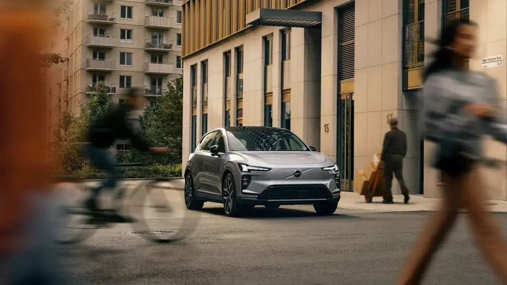Volvo EX60: el SUV eléctrico que promete cambiarlo todo (y hasta 810 km de un tirón) 6 Moncloa Volvo EX60
