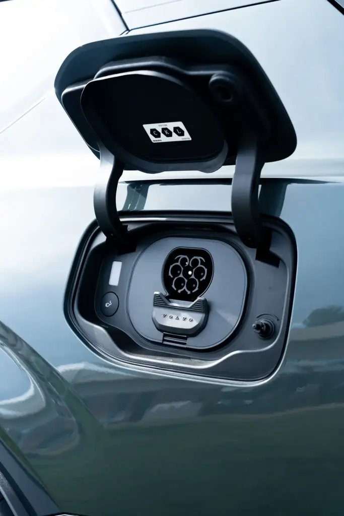 Volvo EX60: el SUV eléctrico que promete cambiarlo todo (y hasta 810 km de un tirón) 1 Moncloa Volvo EX60 SUV electrico Moncloa