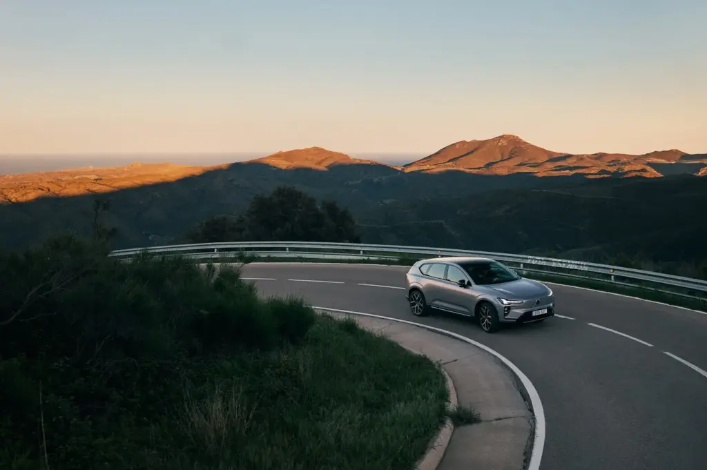 Volvo EX60: el SUV eléctrico que promete cambiarlo todo (y hasta 810 km de un tirón) 11 Moncloa Volvo EX60. Autonomia en carretera